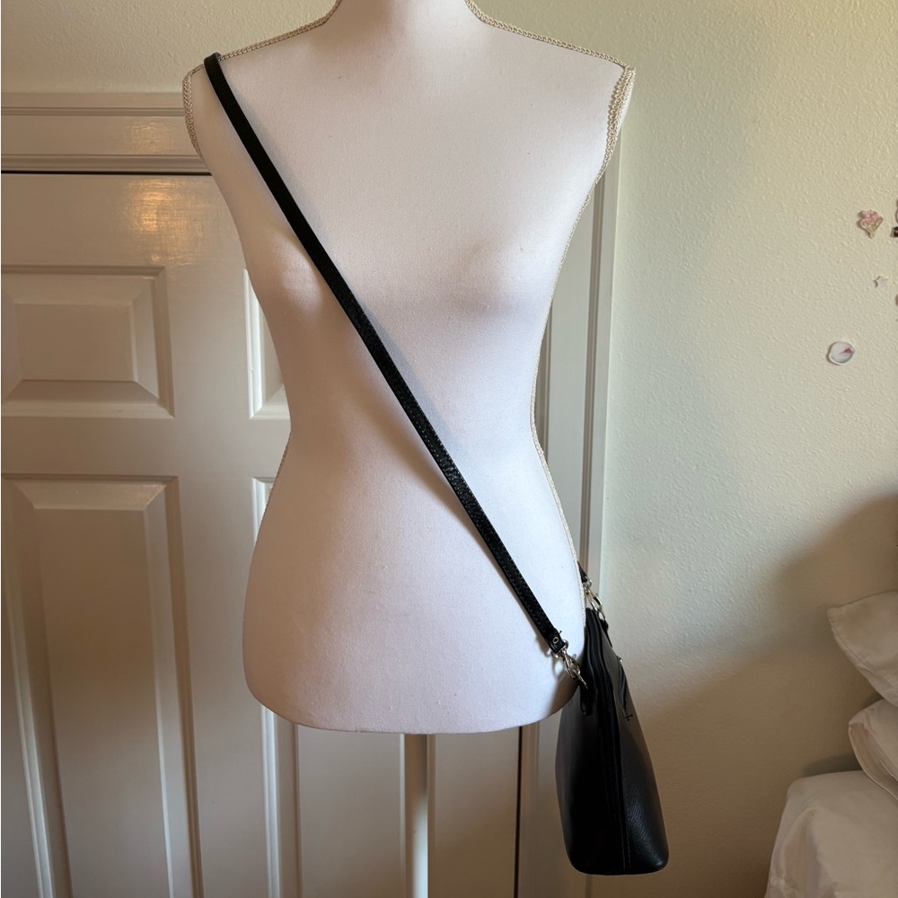 Vera Pelle Classic Black Crossbody Bag